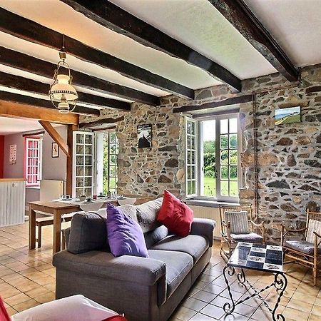 Holiday Home Le Gite De Kerneuil Gommenecʼh Екстериор снимка